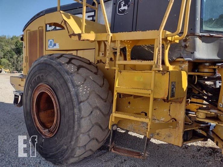 2012-deere-744k-image-36