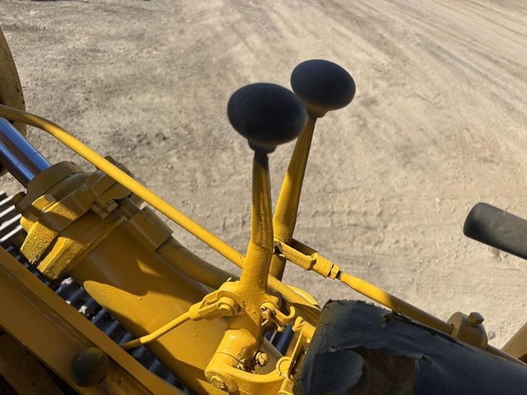 caterpillar-crawler-loader-image-26