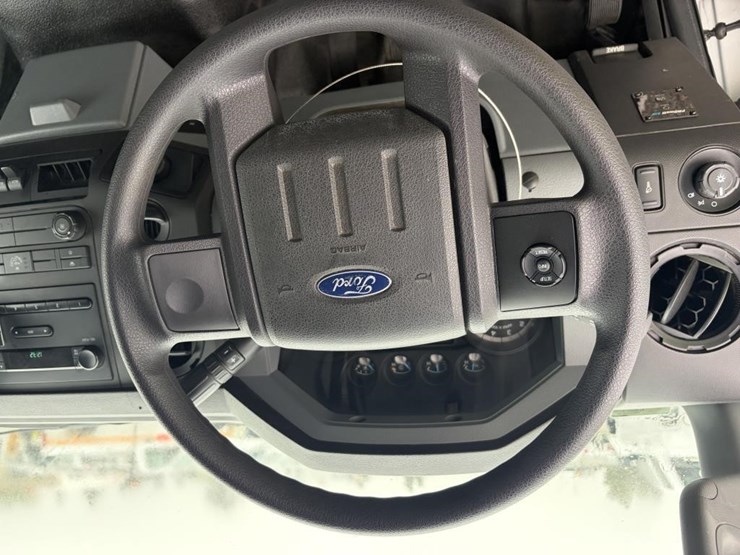 2013-ford-f350-image-12