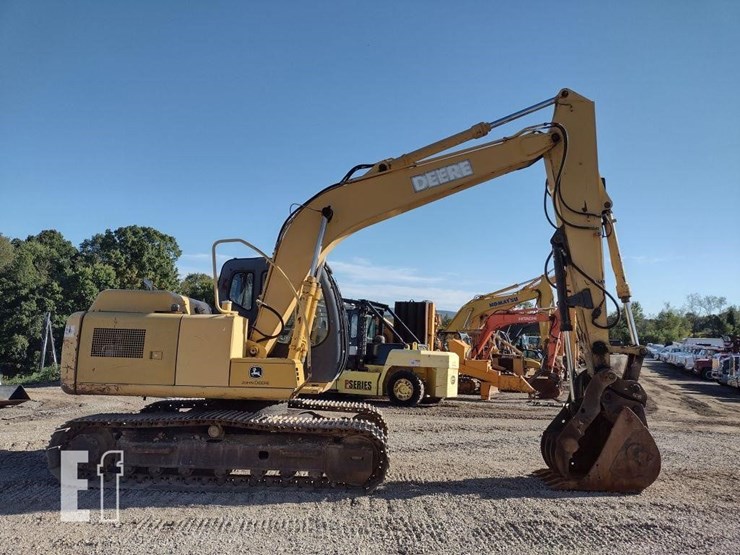 2005-deere-120c-image-3