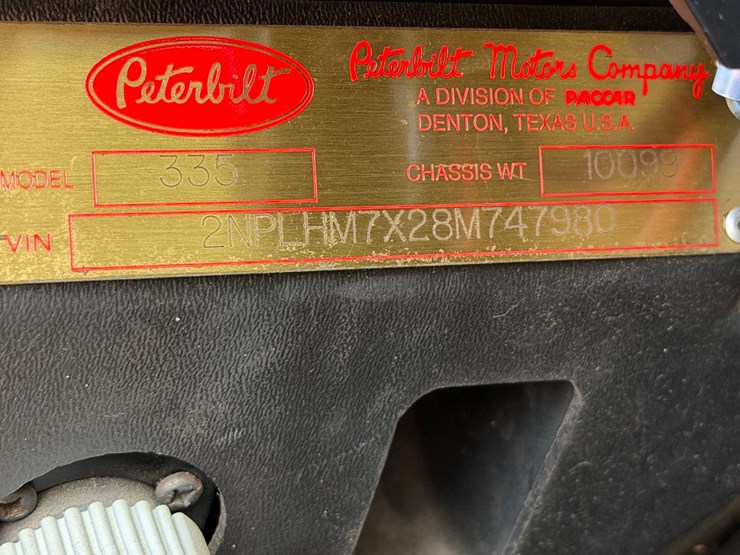 2008-peterbilt-335-image-74