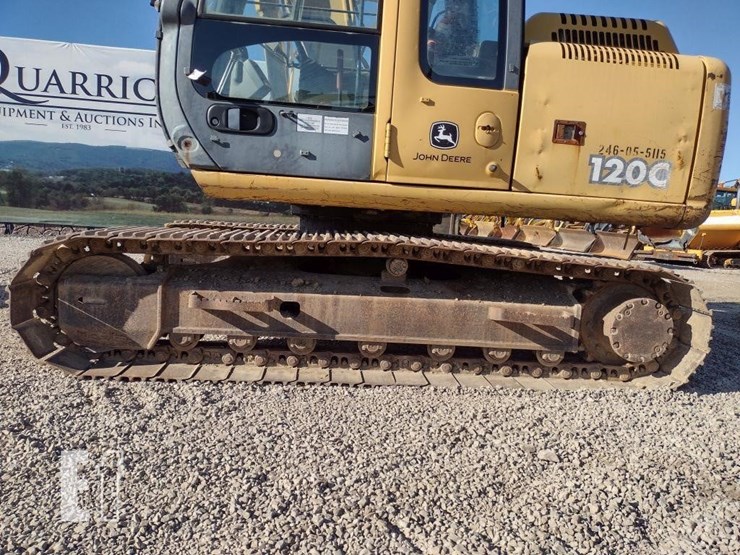 2005-deere-120c-image-14