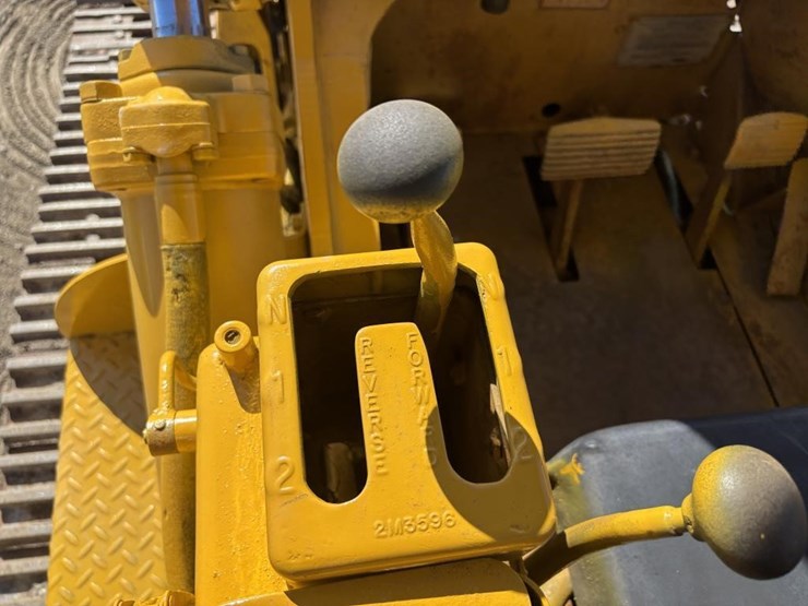 caterpillar-crawler-loader-image-24