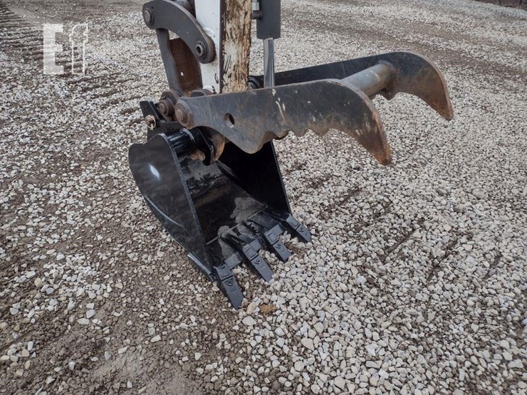 2012-bobcat-e35-image-21