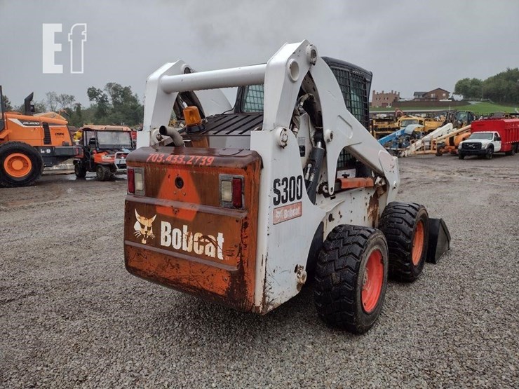 2009-bobcat-s300-image-30