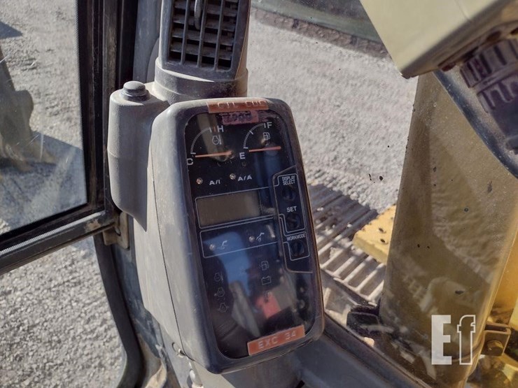2005-deere-120c-image-7