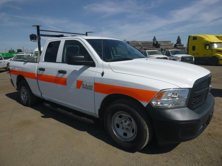 2016-dodge-1500-image-2