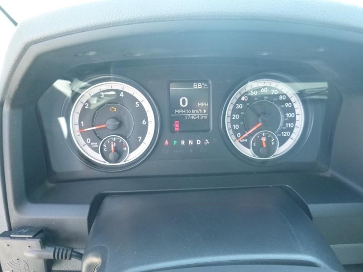 2016-dodge-1500-image-14