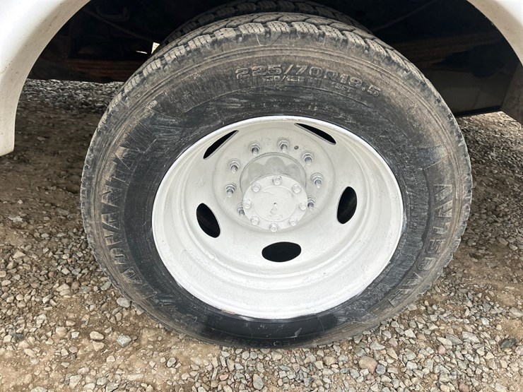2006-ford-f550-image-73
