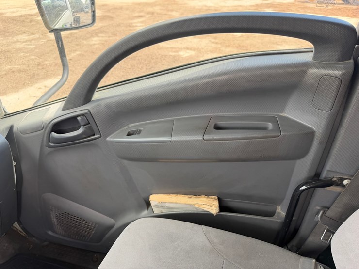 #1617-•-2020-chevrolet-5500xd-roll-off-truck-image-30