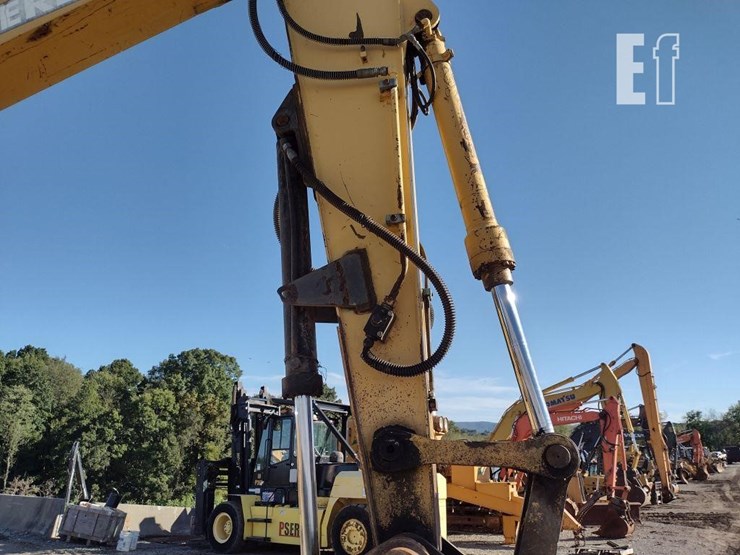 2005-deere-120c-image-39