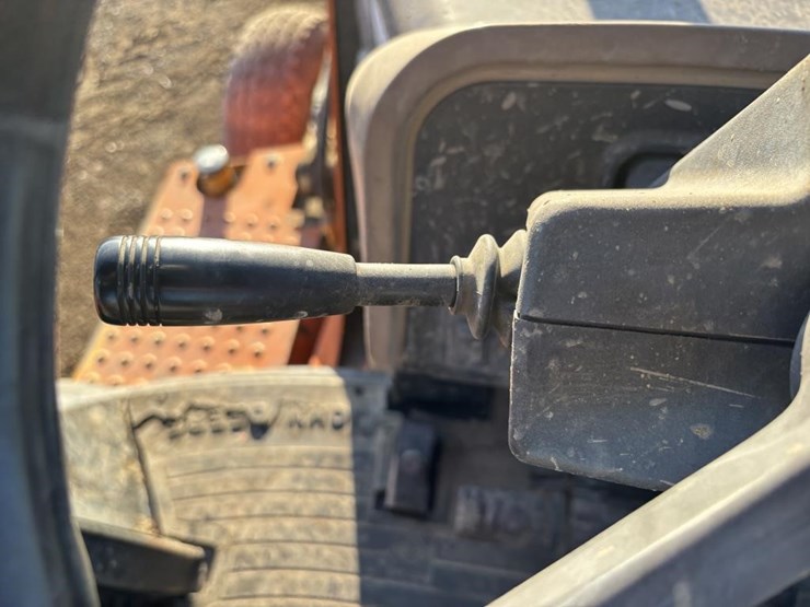john-deere-310-image-35