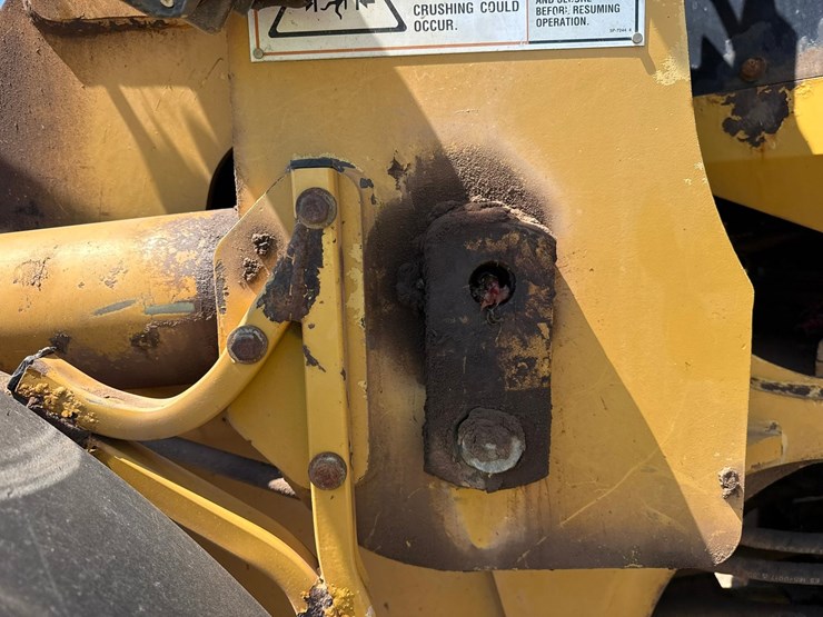 caterpillar-928g-image-83