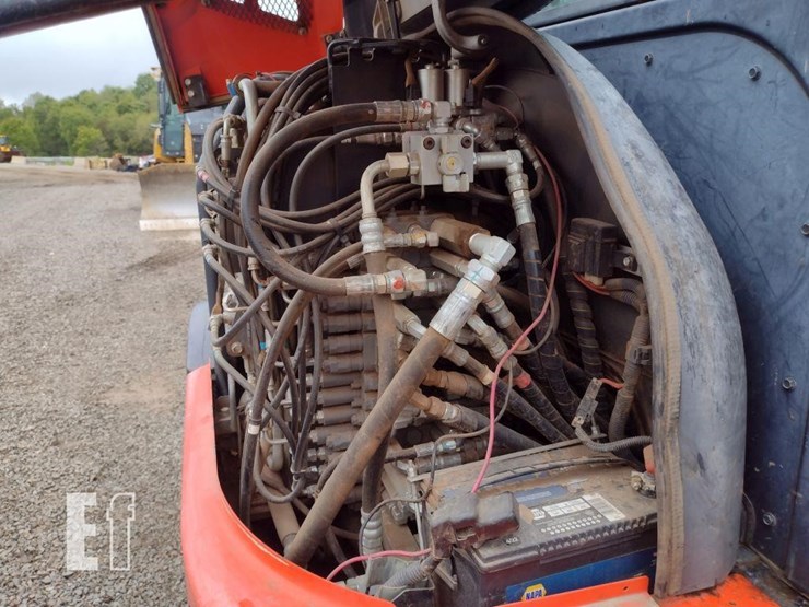 2016-kubota-kx040-4-image-31