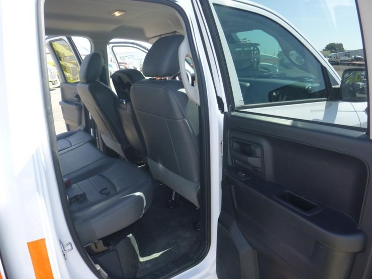 2016-dodge-1500-image-8
