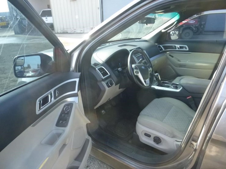 2012-ford-explorer-image-5