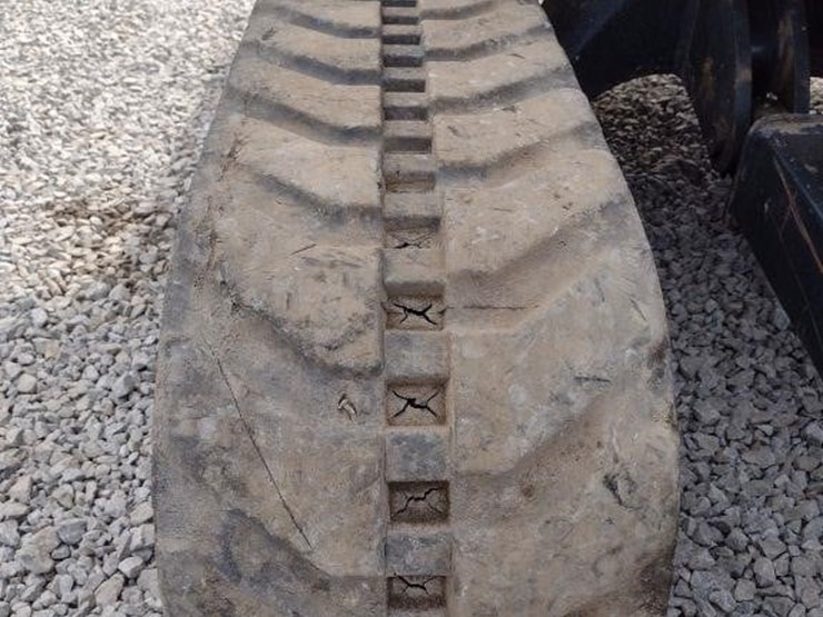 2021-deere-35g-image-30