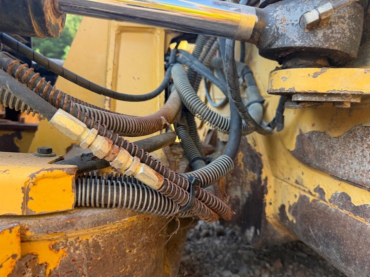 caterpillar-d5k2-lgp-image-69
