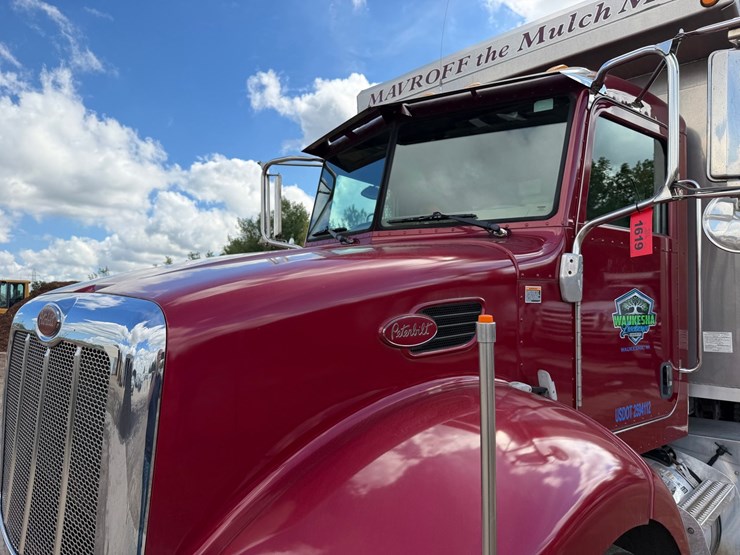 2008-peterbilt-335-image-10