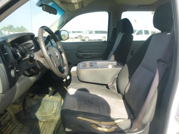 2008-chevrolet-2500-image-9