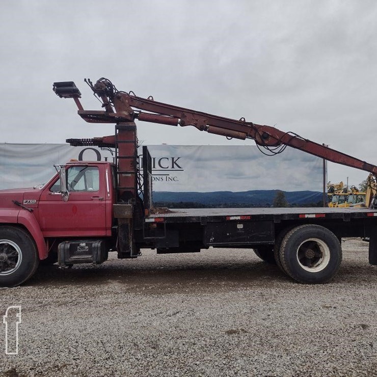 1993 FORD F700