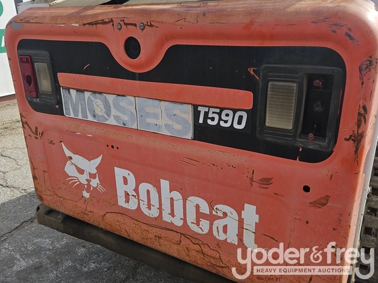 2013-bobcat-t590-image-21