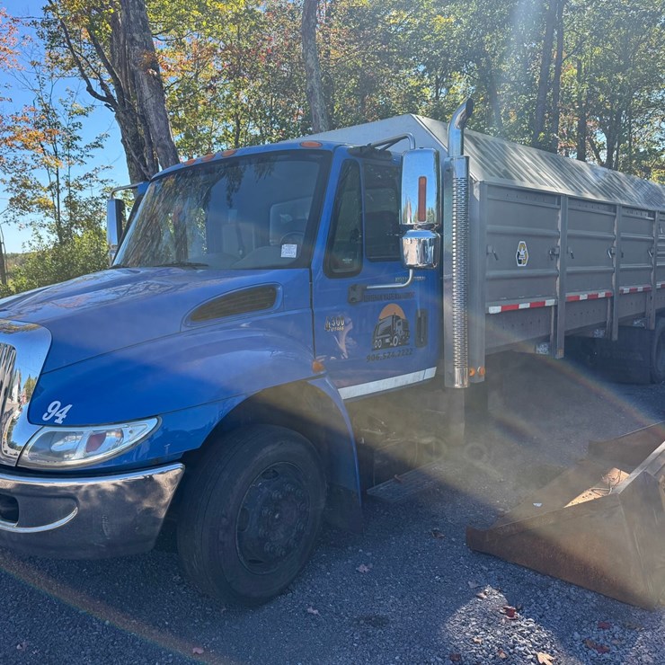 2002 INTERNATIONAL DURASTAR 4300