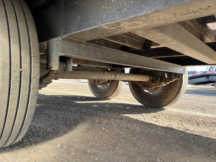 2010-pj-t/a-gn-hydraulic-tilt-deck-trailer-image-24