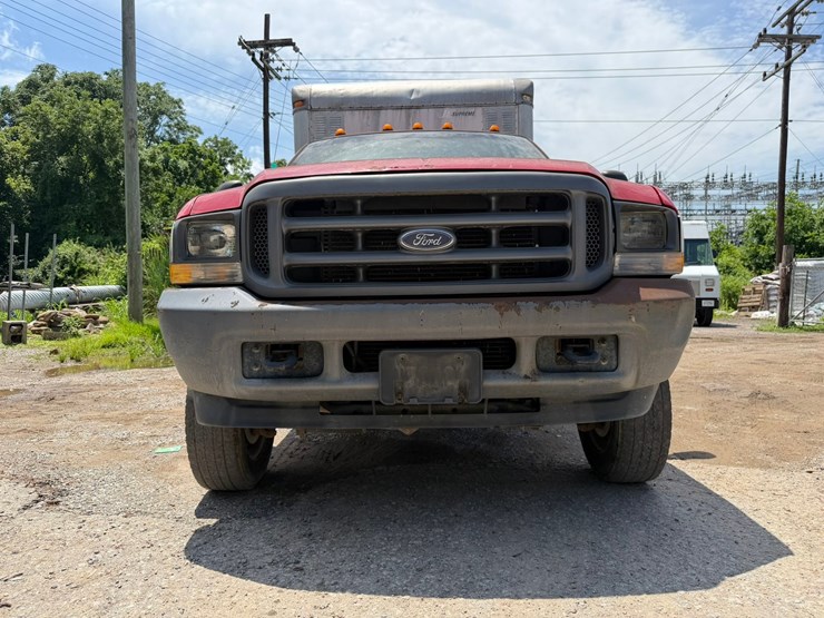 2004-ford-f450-image-9