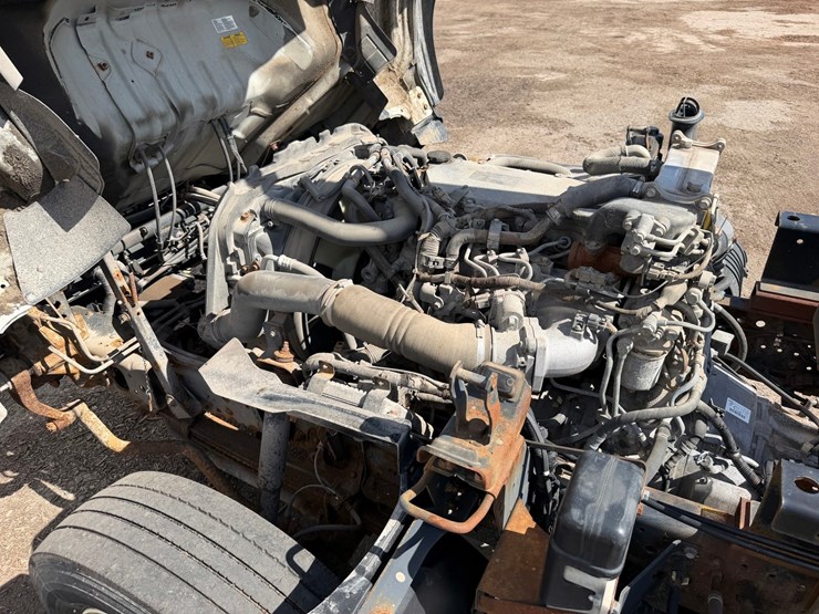 #1617-•-2020-chevrolet-5500xd-roll-off-truck-image-39