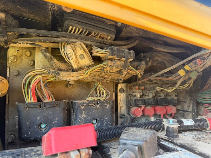 caterpillar-d5k2-lgp-image-54