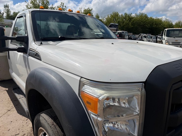 2015-ford-f550-image-18