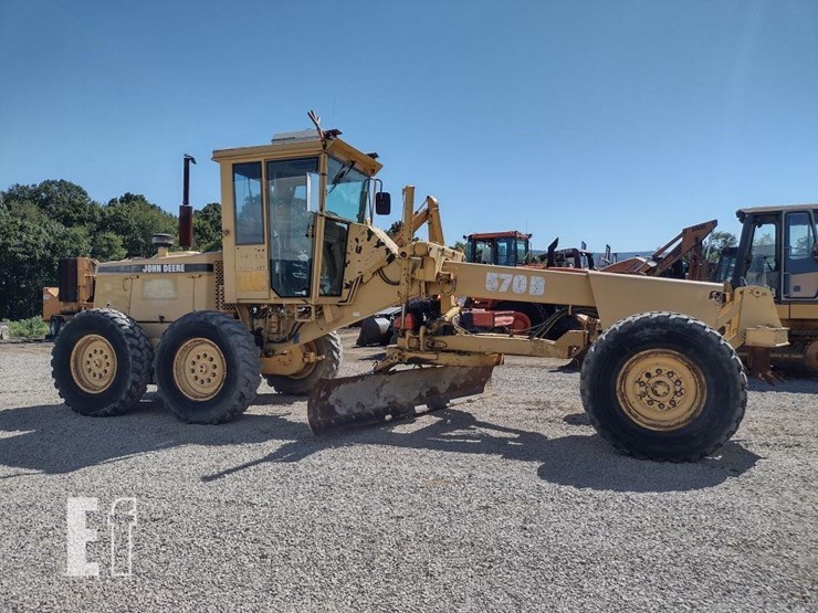 1993-deere-570b-image-3