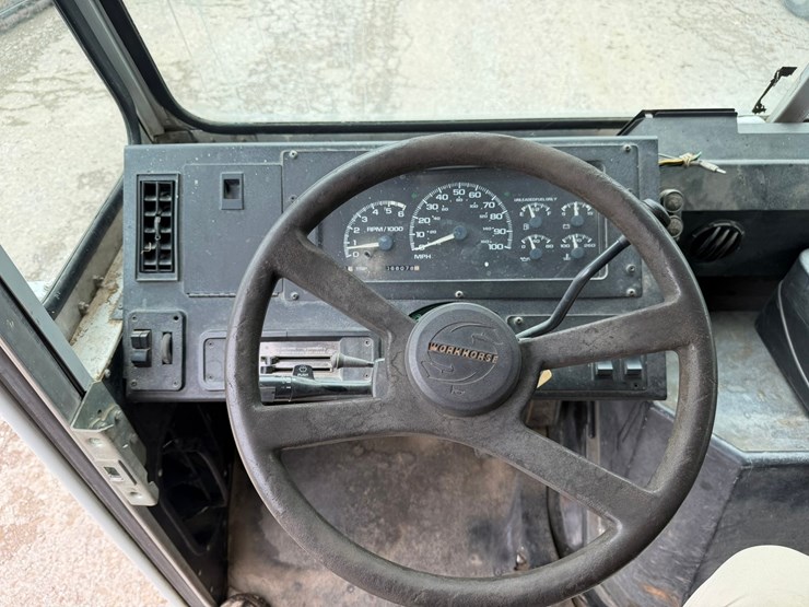 #4048-•-2000-workhorse-ft-1260-van-image-15