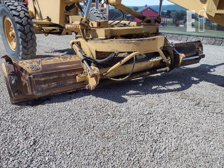 1993-deere-570b-image-23