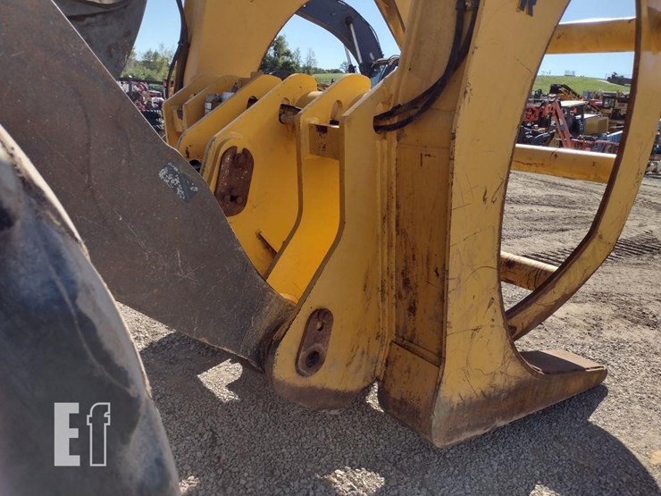 2012-deere-744k-image-43