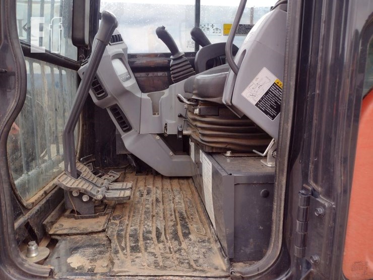 2016-kubota-kx040-4-image-11