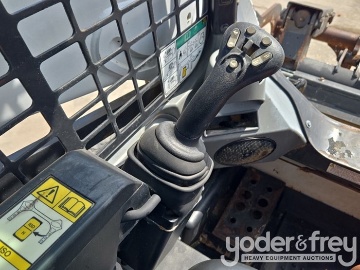 2023-bobcat-t595-image-47
