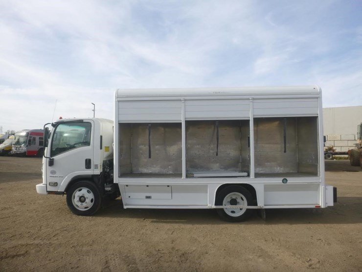 2017-chevrolet-5500-beverage-truck-image-5