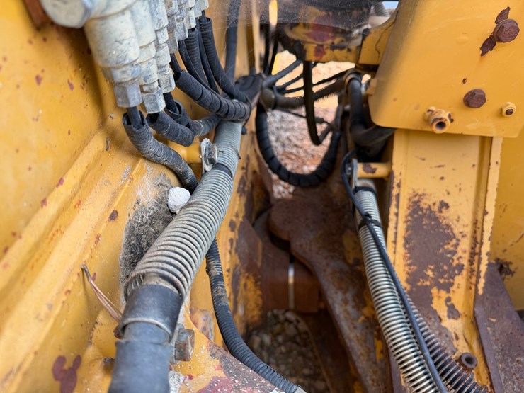 caterpillar-d5k2-lgp-image-23