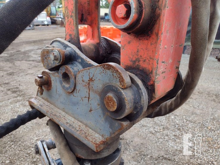 2016-kubota-kx040-4-image-22