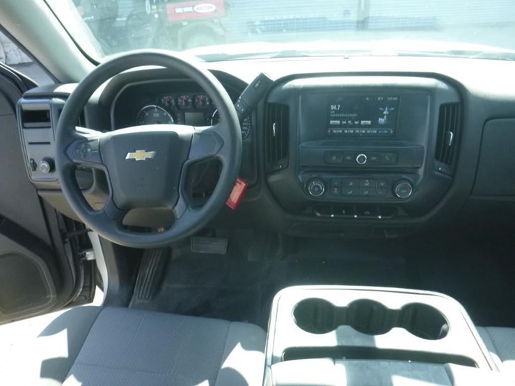 2018-chevrolet-1500-image-9