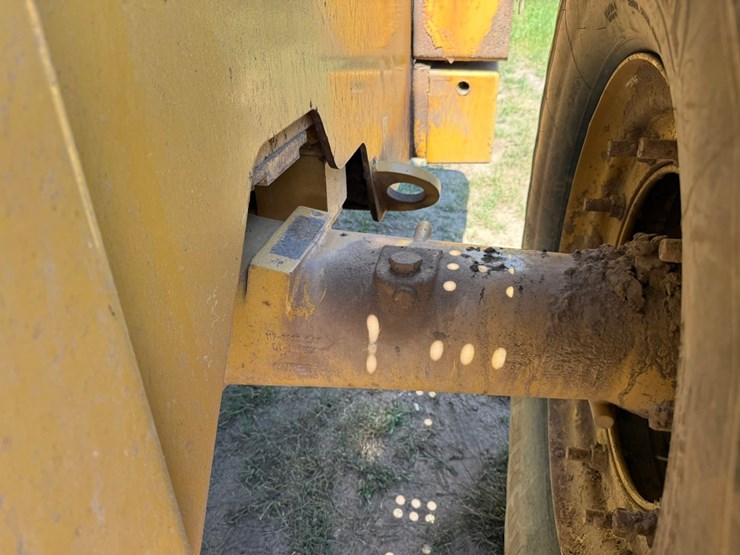 caterpillar-928g-image-61