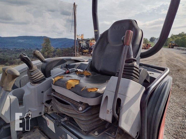 2014-kubota-u35-4-image-10