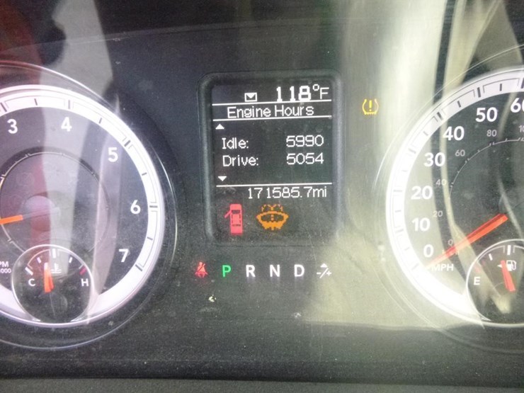 2015-dodge-2500-image-38