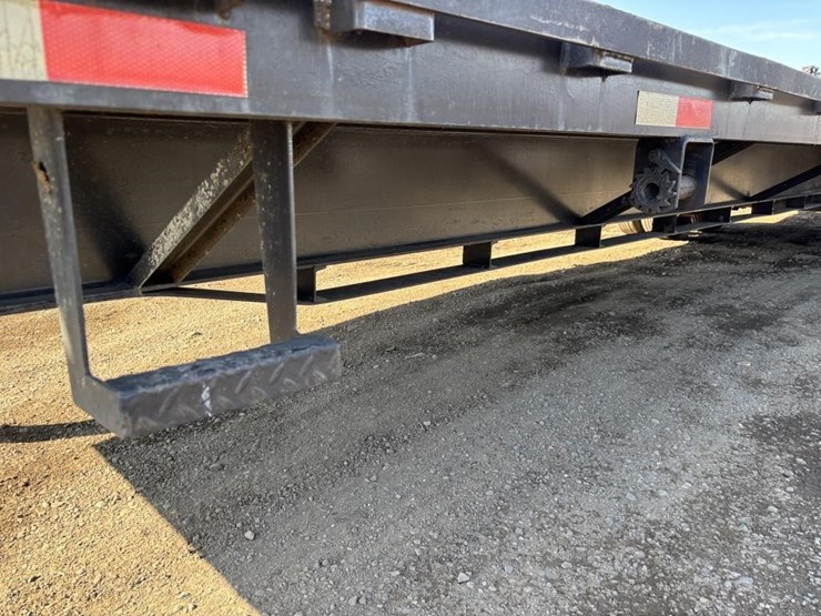 2006-top-hat-t/a-gn-equipment-trailer-image-18