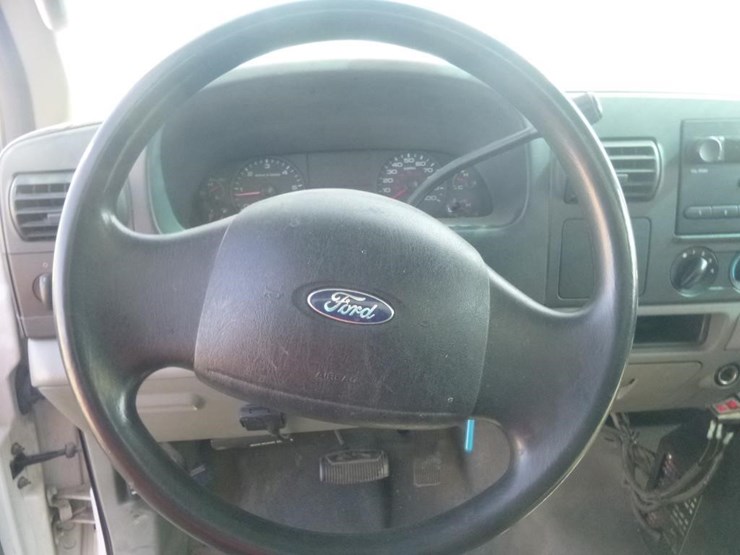 2005-ford-f450-image-11