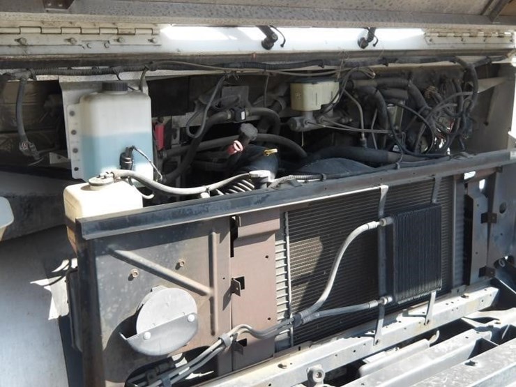2002-workhorse-p42-image-8