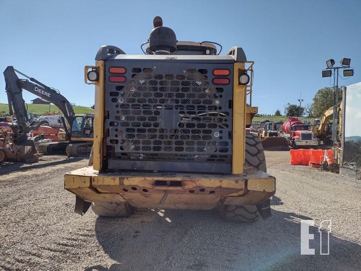 2012-deere-744k-image-5