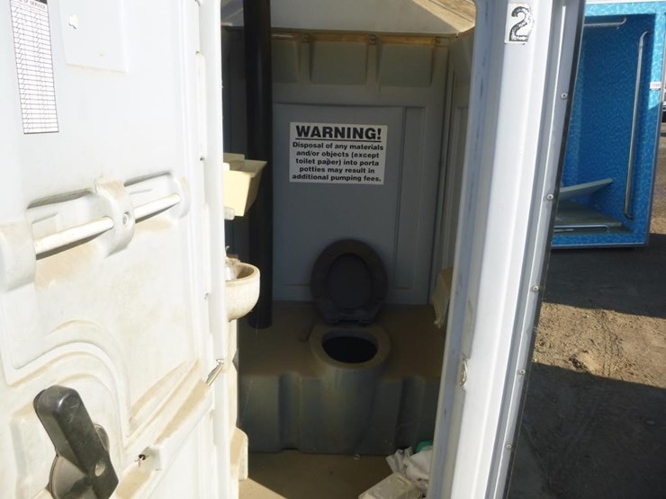 portable-restroom-image-6